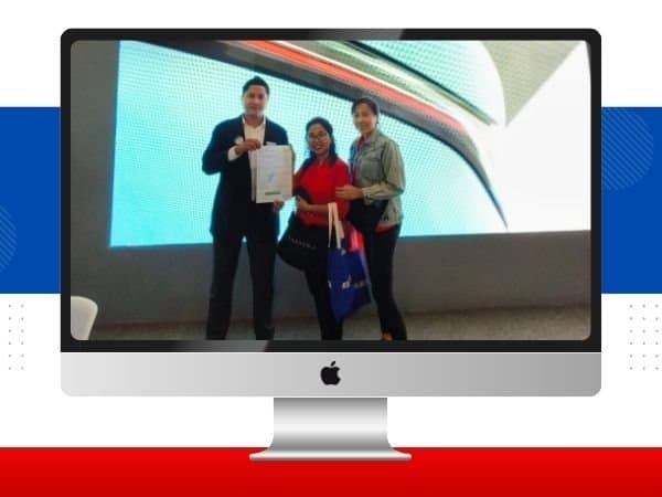 Serah terima unit mobil BYD — Ibu Rahmatia